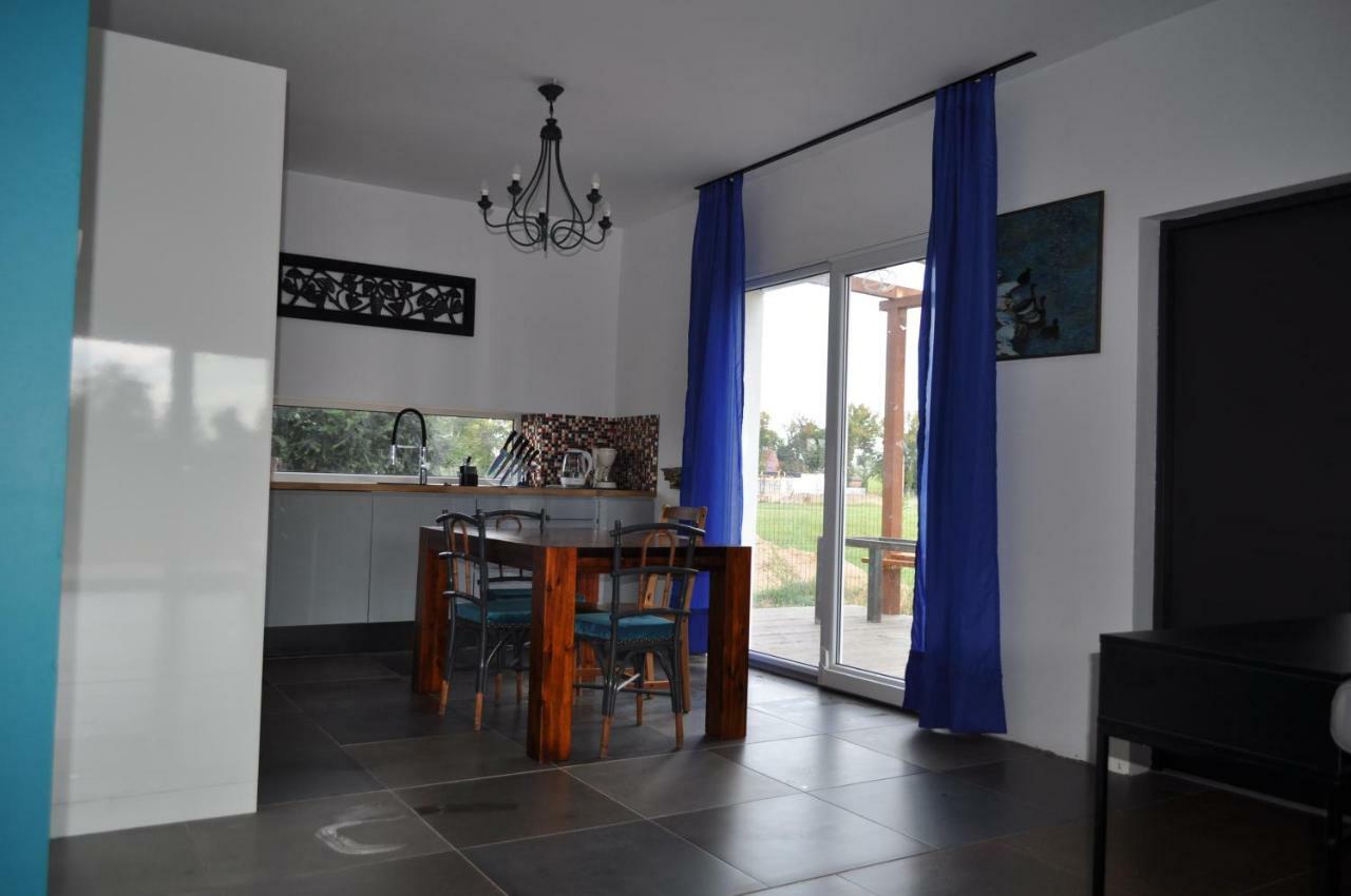 Villa Helena Нове Варпно Екстериор снимка